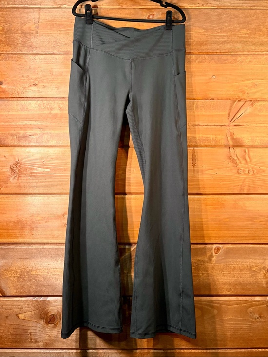 Fabletics Pants - Fabletics Black Oasis Crossover Rib Kick Flare Leggings Size XL 💕🖤